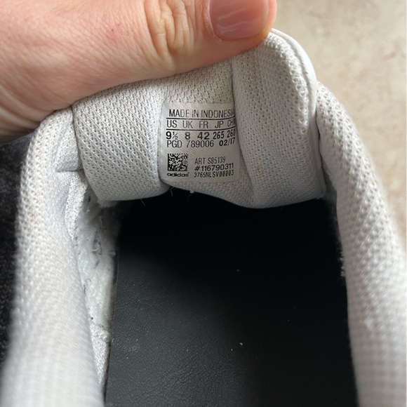 Adidas  Supestar men’s shoe size 9.5 white and white stripes - Picture 10 of 10